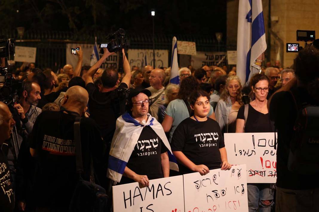 Meclisin önüne çadır kurdular: İsraillilerden Netanyahu'ya istifa çağrısı 5