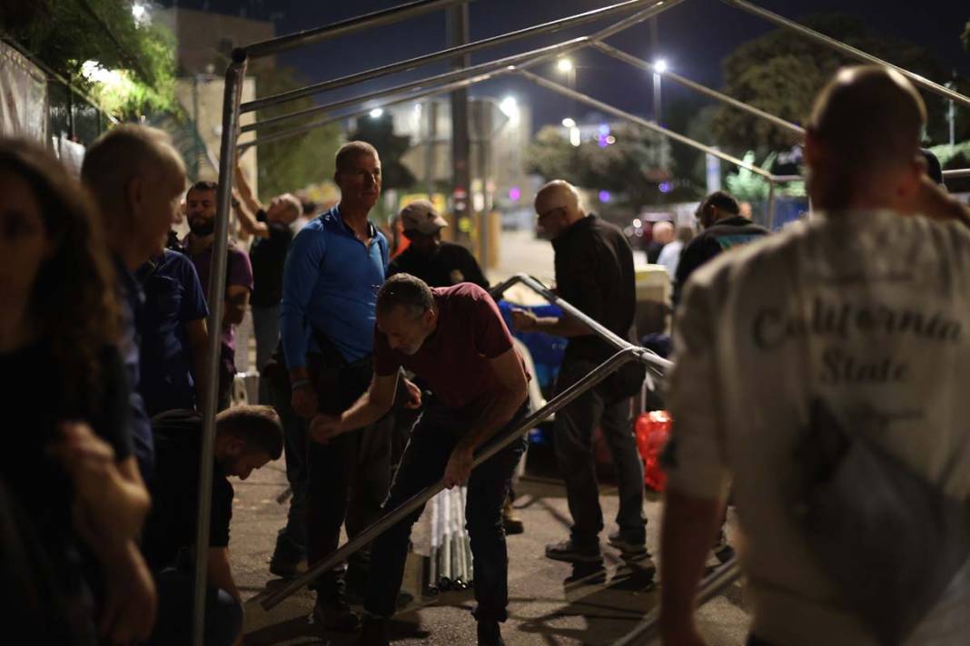 Meclisin önüne çadır kurdular: İsraillilerden Netanyahu'ya istifa çağrısı 3