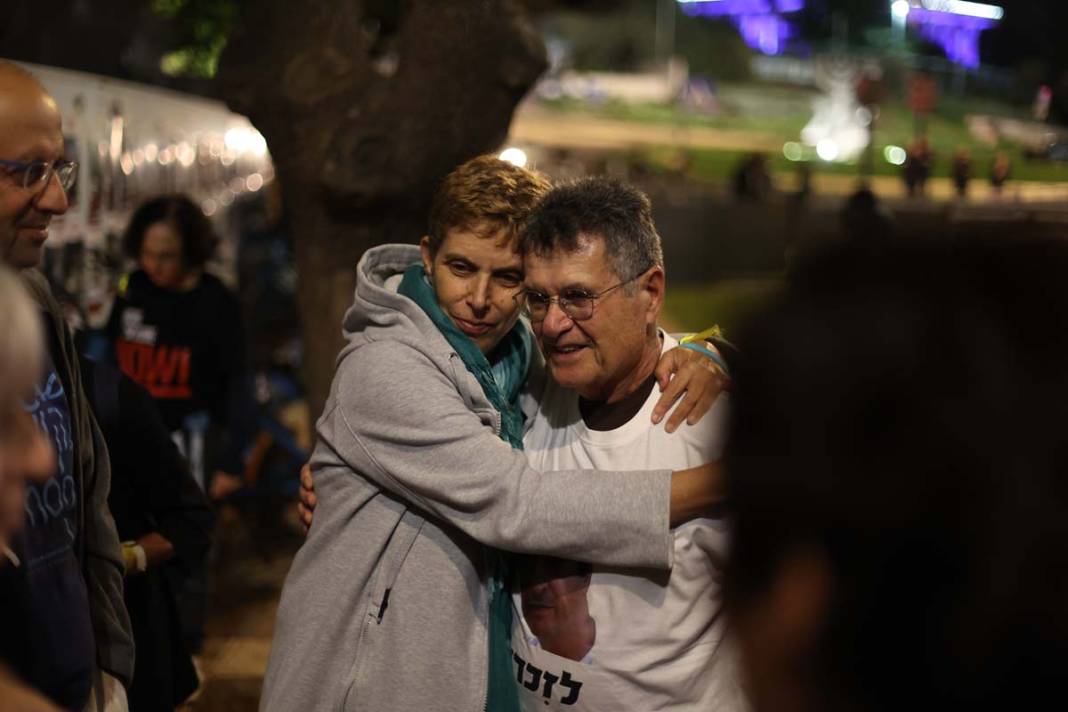 Meclisin önüne çadır kurdular: İsraillilerden Netanyahu'ya istifa çağrısı 16