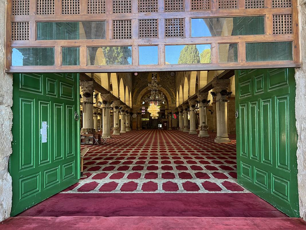 Mescid-i Aksa'da cuma hüznü: Müslümanların ilk kıblesi boş kaldı 3