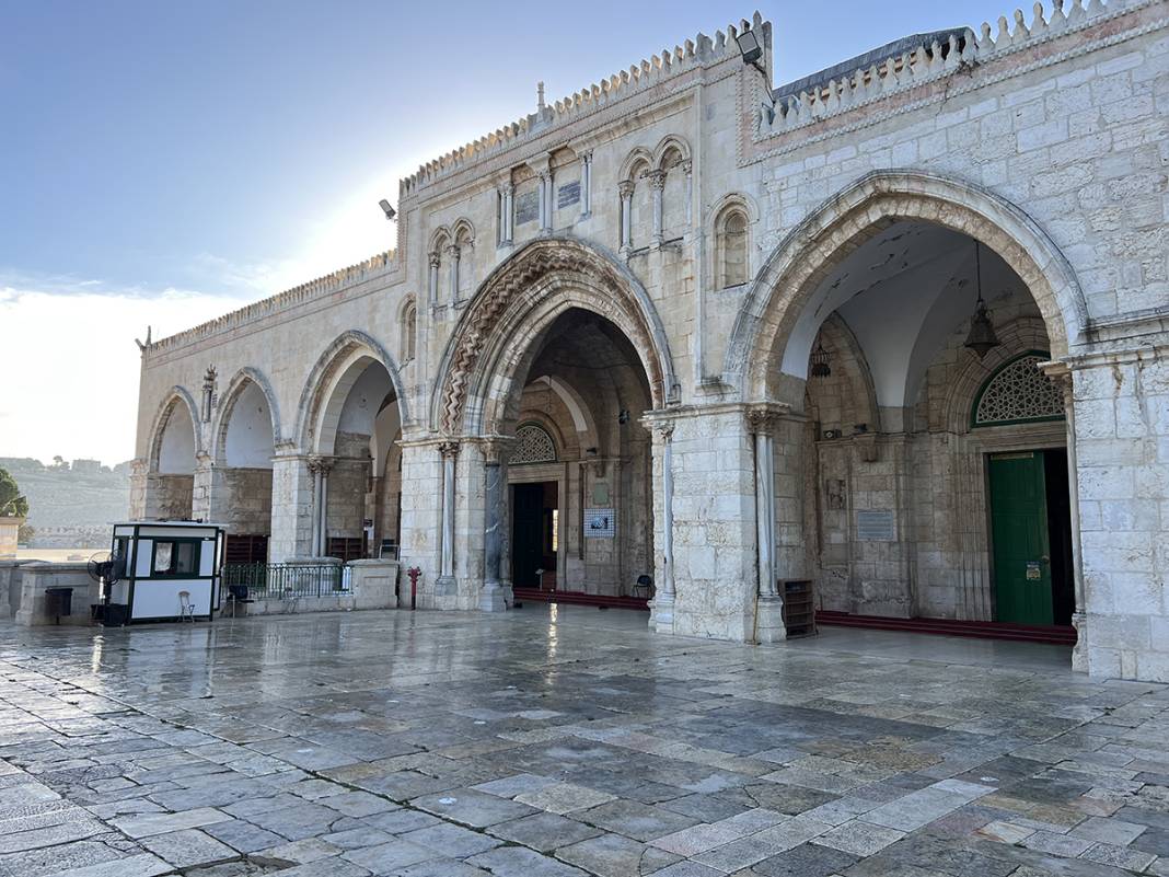 Mescid-i Aksa'da cuma hüznü: Müslümanların ilk kıblesi boş kaldı 2