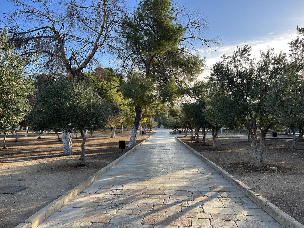 Mescid-i Aksa'da cuma hüznü: Müslümanların ilk kıblesi boş kaldı 7