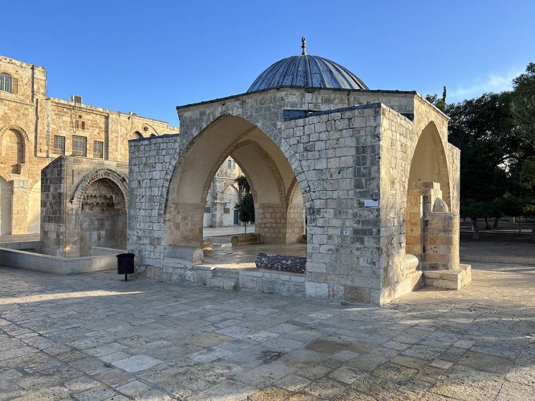 Mescid-i Aksa'da cuma hüznü: Müslümanların ilk kıblesi boş kaldı 11