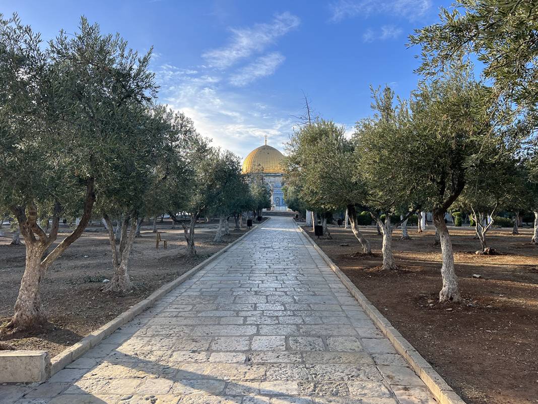 Mescid-i Aksa'da cuma hüznü: Müslümanların ilk kıblesi boş kaldı 9