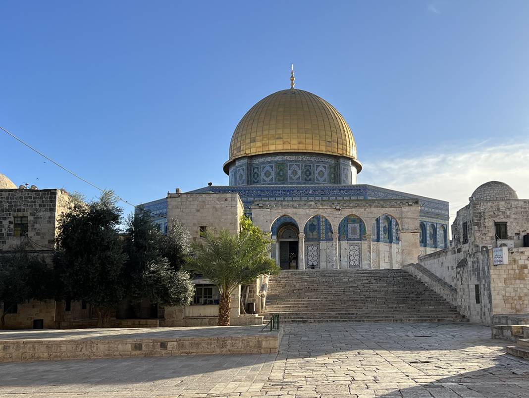 Mescid-i Aksa'da cuma hüznü: Müslümanların ilk kıblesi boş kaldı 4