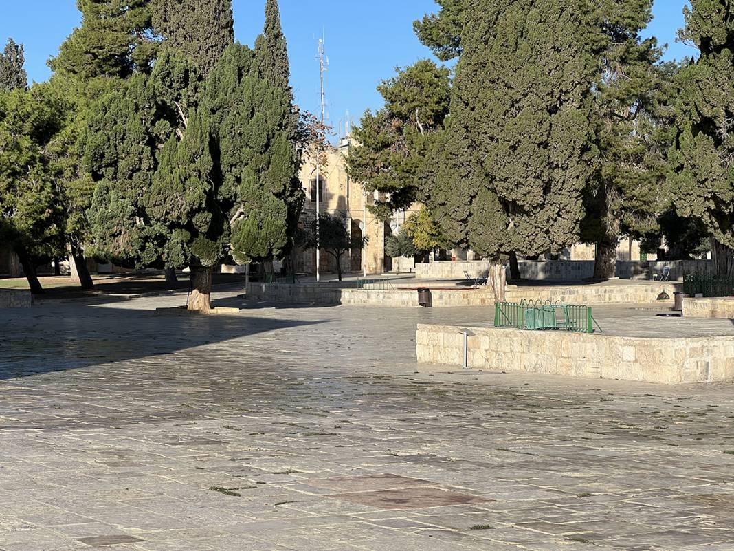 Mescid-i Aksa'da cuma hüznü: Müslümanların ilk kıblesi boş kaldı 5