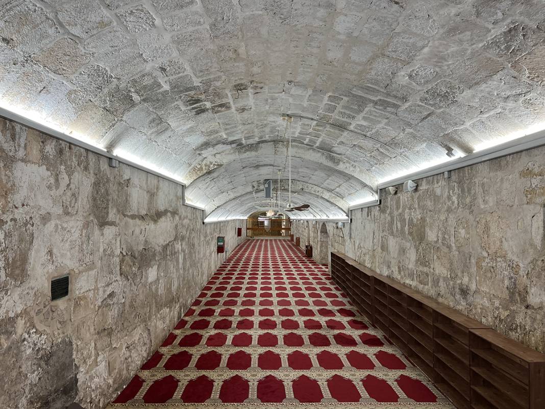 Mescid-i Aksa'da cuma hüznü: Müslümanların ilk kıblesi boş kaldı 10