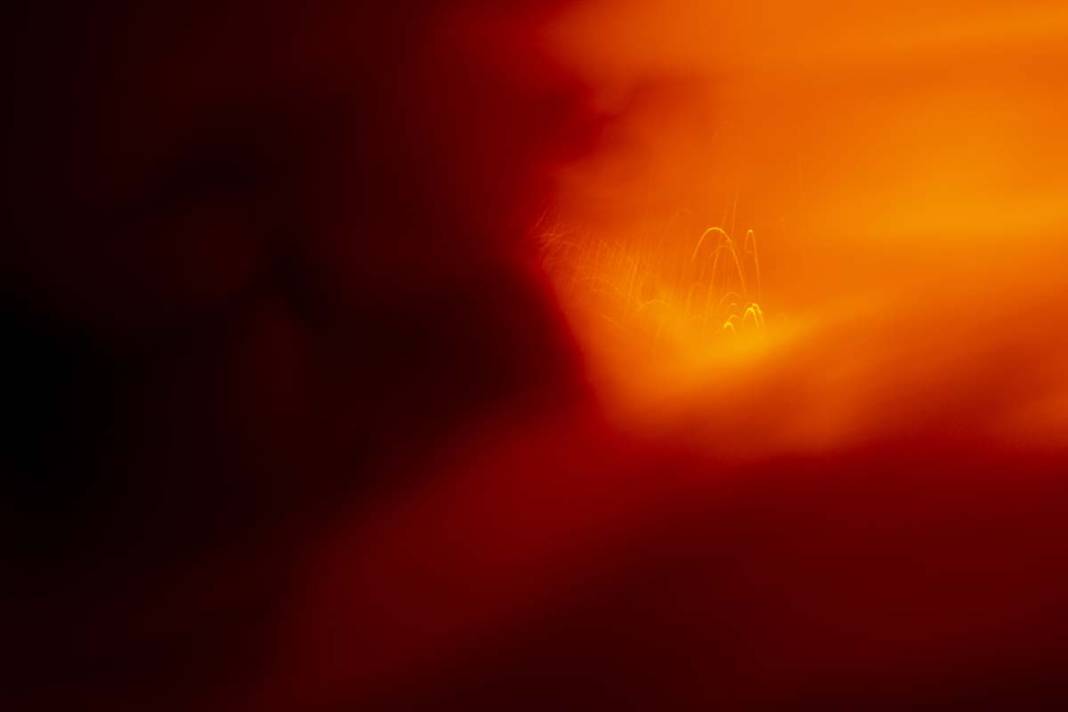 Etna Yanardağı tekrar faaliyete geçti 4