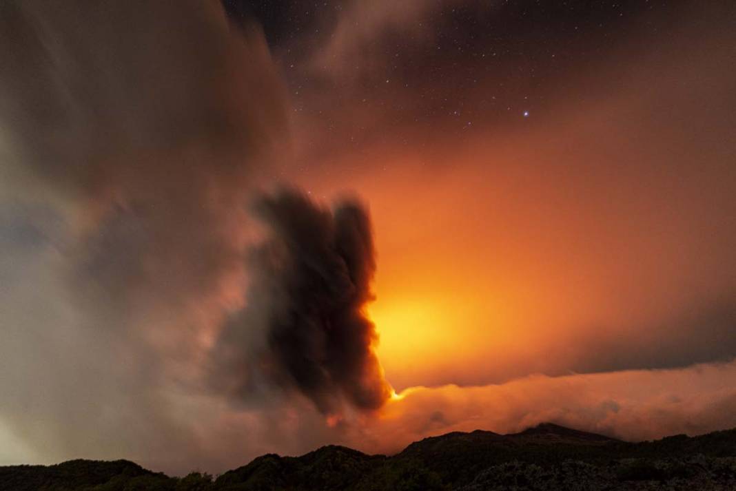 Etna Yanardağı tekrar faaliyete geçti 6