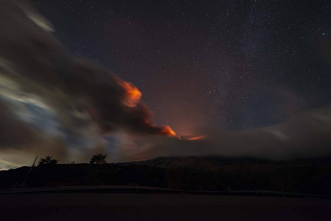 Etna Yanardağı tekrar faaliyete geçti 9