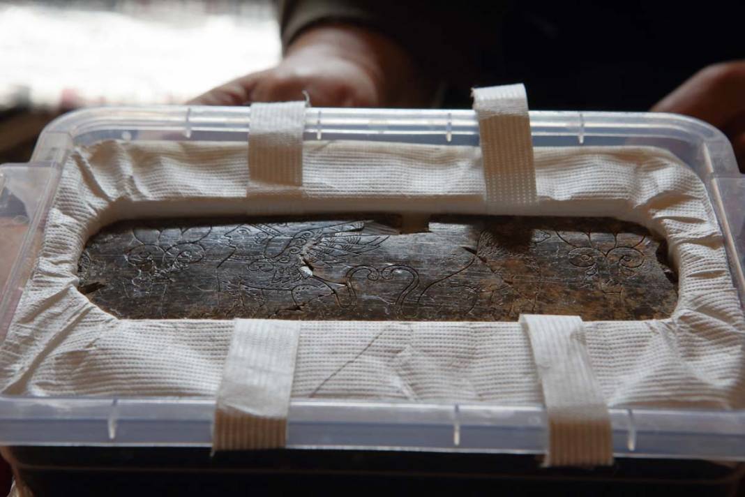 Hattuşa kazılarında bir ilk: 2 bin 800 yıllık süsleme parçası bulundu 6