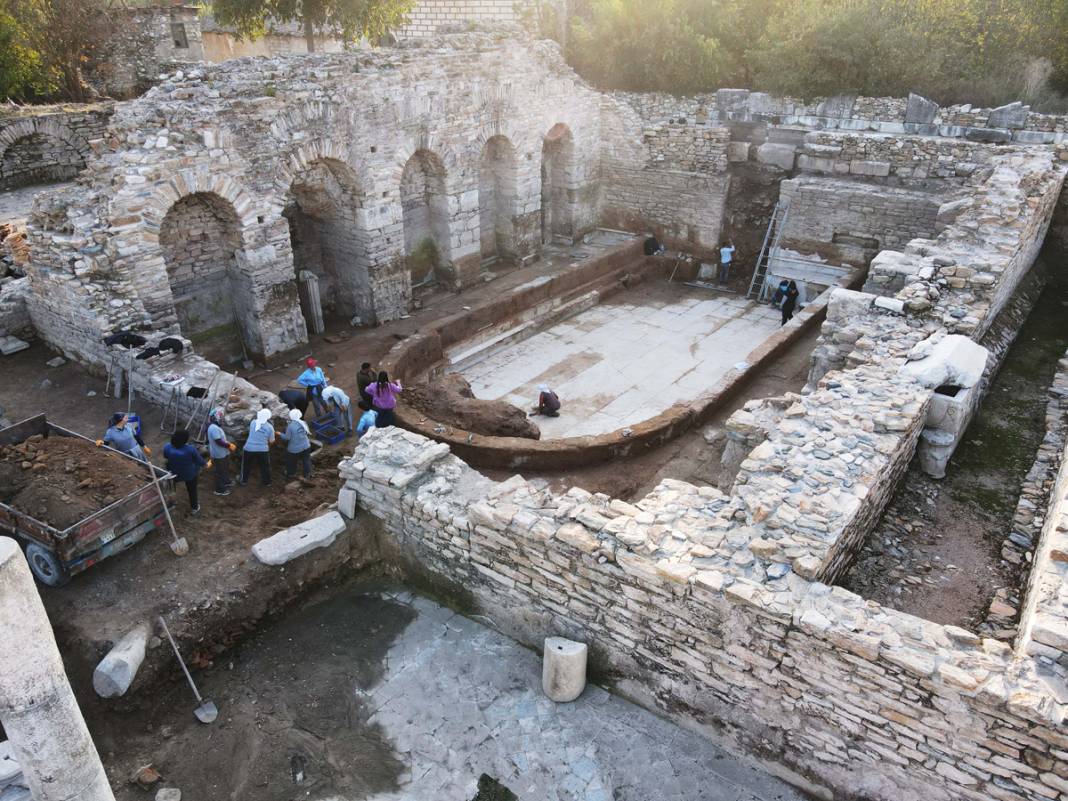 Gladyatörler Şehri'nde bulundu: 1900 yıllık çocuk ayak izi... 11