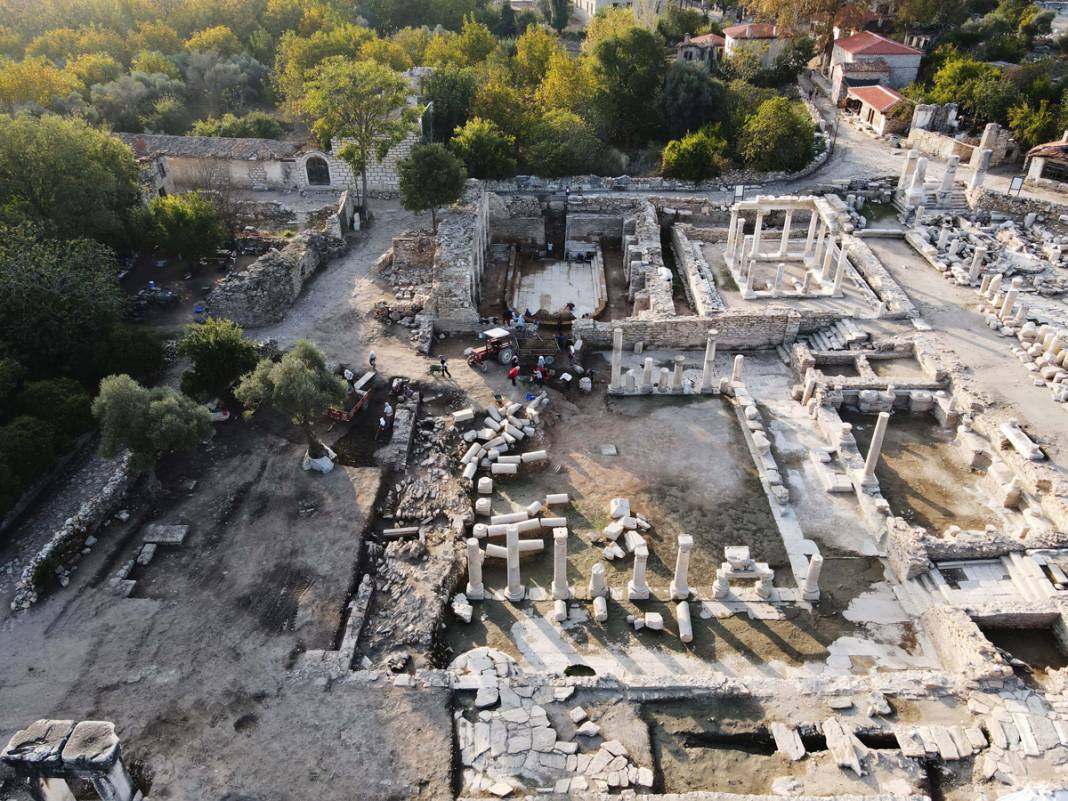 Gladyatörler Şehri'nde bulundu: 1900 yıllık çocuk ayak izi... 10