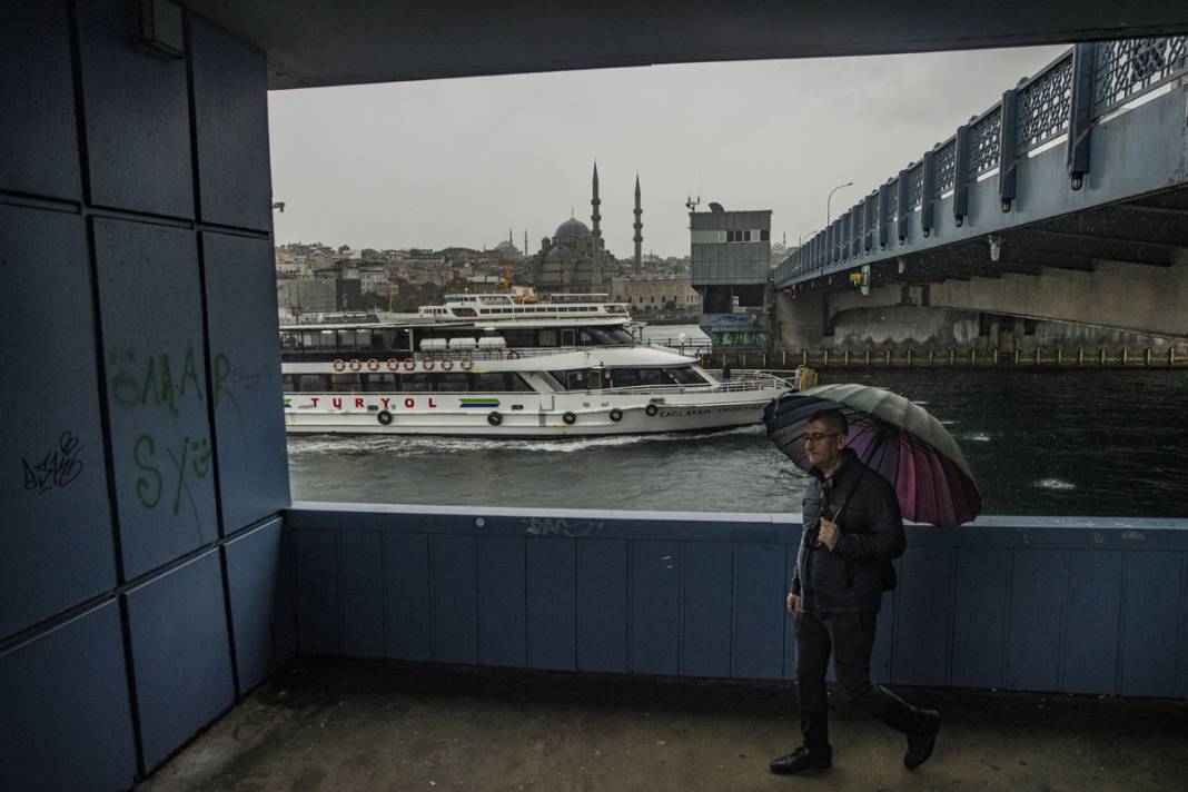 İstanbul 'pazar'ın provasını yapıyor: Rüzgarın hızı 110 kilometreyi bulacak 11