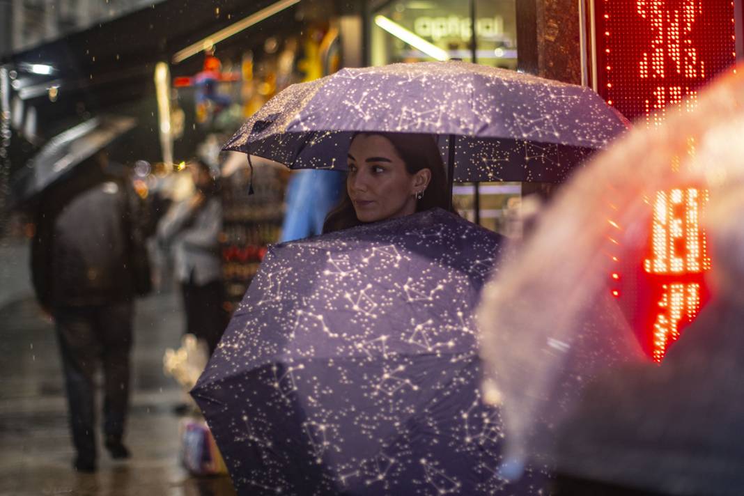 İstanbul 'pazar'ın provasını yapıyor: Rüzgarın hızı 110 kilometreyi bulacak 8