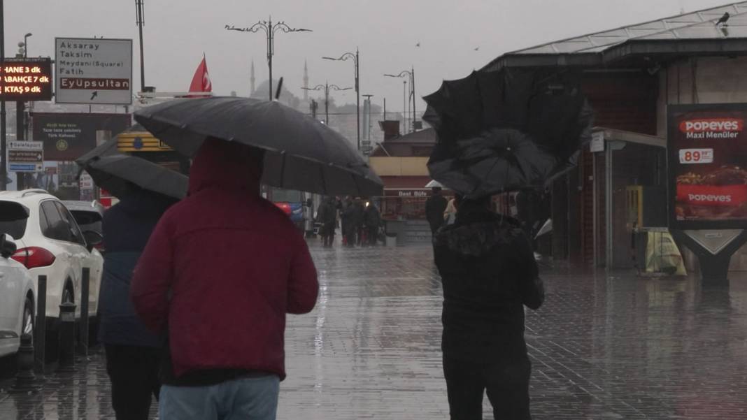İstanbul 'pazar'ın provasını yapıyor: Rüzgarın hızı 110 kilometreyi bulacak 6