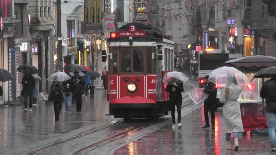 İstanbul 'pazar'ın provasını yapıyor: Rüzgarın hızı 110 kilometreyi bulacak 4