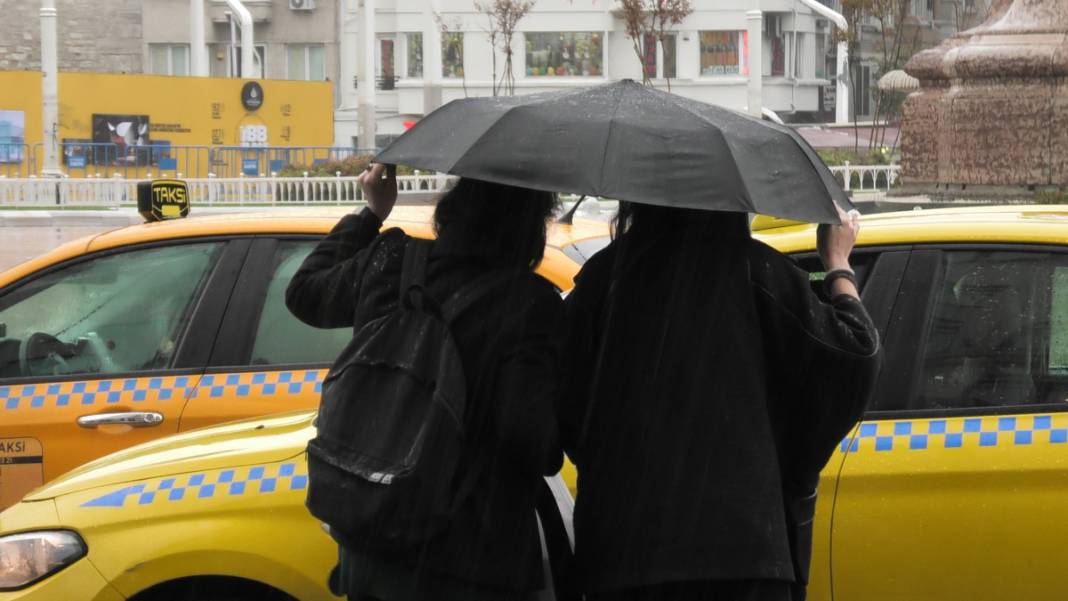 İstanbul 'pazar'ın provasını yapıyor: Rüzgarın hızı 110 kilometreyi bulacak 1