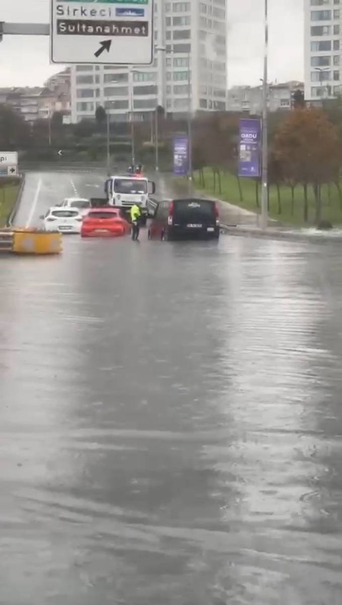 İstanbul 'pazar'ın provasını yapıyor: Rüzgarın hızı 110 kilometreyi bulacak 15
