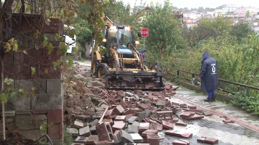 İstanbul 'pazar'ın provasını yapıyor: Rüzgarın hızı 110 kilometreyi bulacak 13