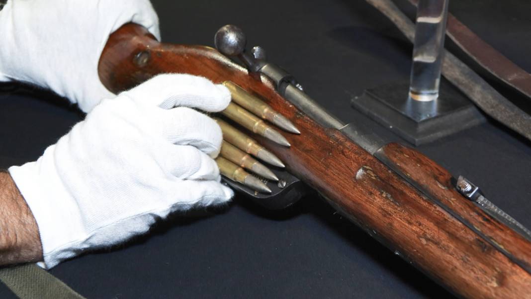 Arabistanlı Lawrence'ın tüfeği İstanbul'da sergileniyor 3