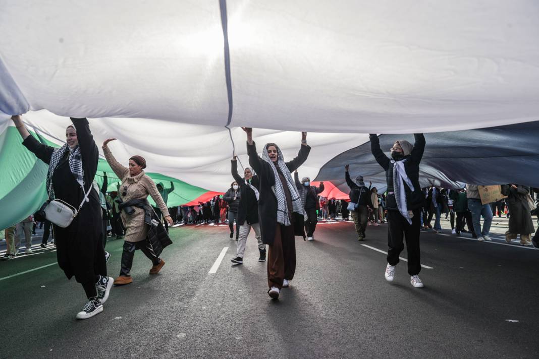 'Black Friday'de Filistin yürüyüşü: ABD'liler İsrail'i destekleyen firmaları boykot etti 17