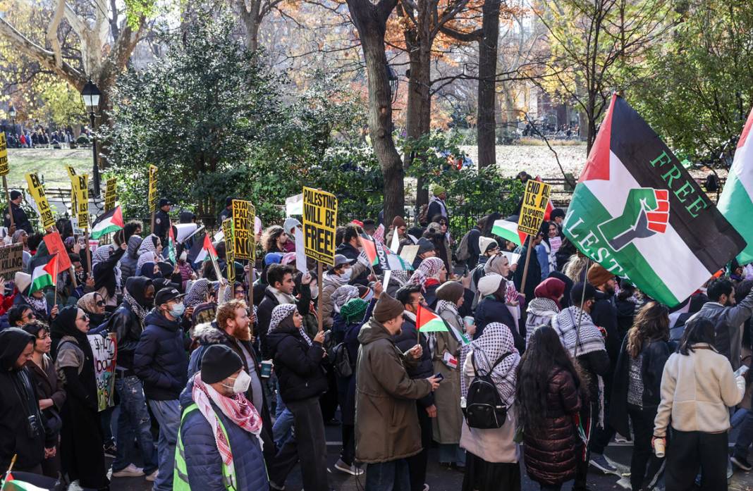 'Black Friday'de Filistin yürüyüşü: ABD'liler İsrail'i destekleyen firmaları boykot etti 14