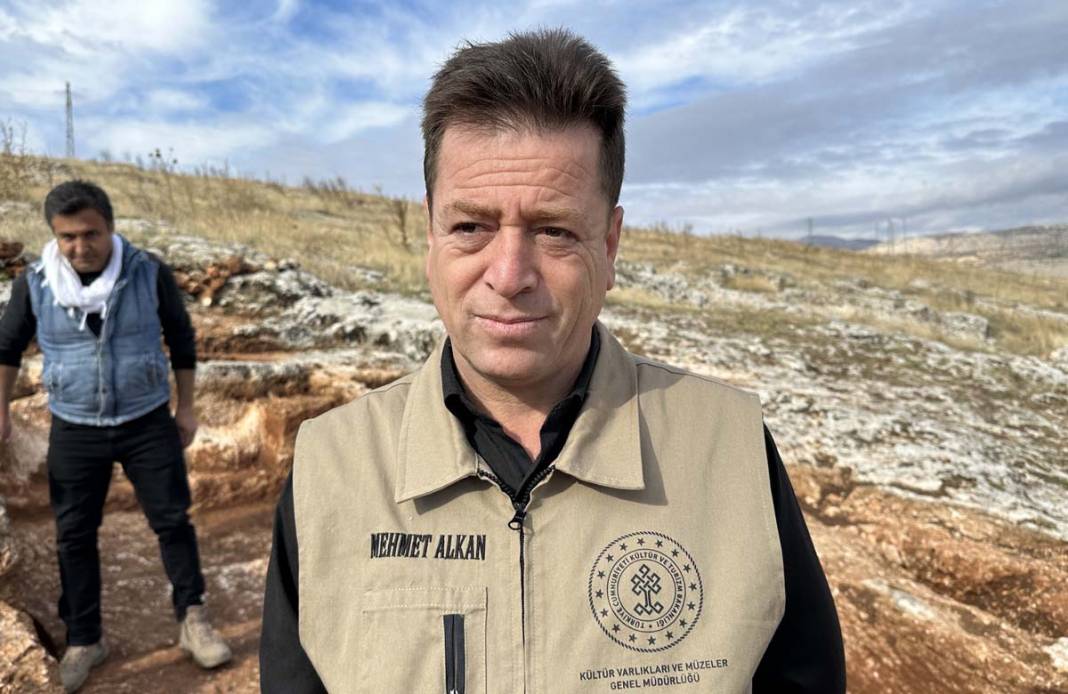 Perre Antik Kenti’nde Roma dönemine ait boğa başı kabartması bulundu 1