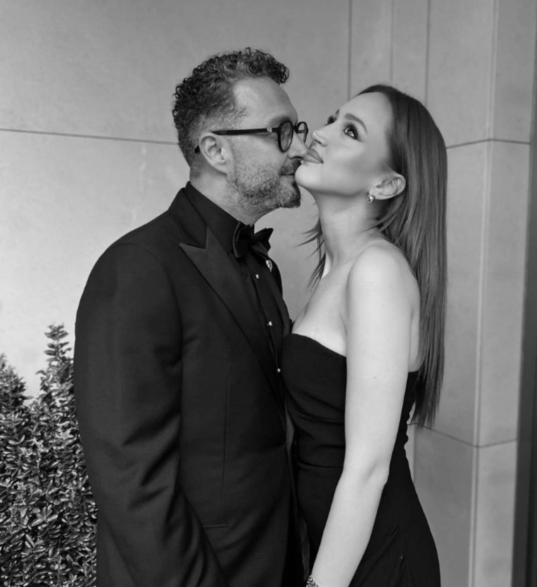 Ünlü sunucu İbrahim Selim sessiz sedasız nişanlandı! Sunucunun sevgilisi görenleri şaşkına çevirdi… Bakın kiminle nişanlanmış… 4