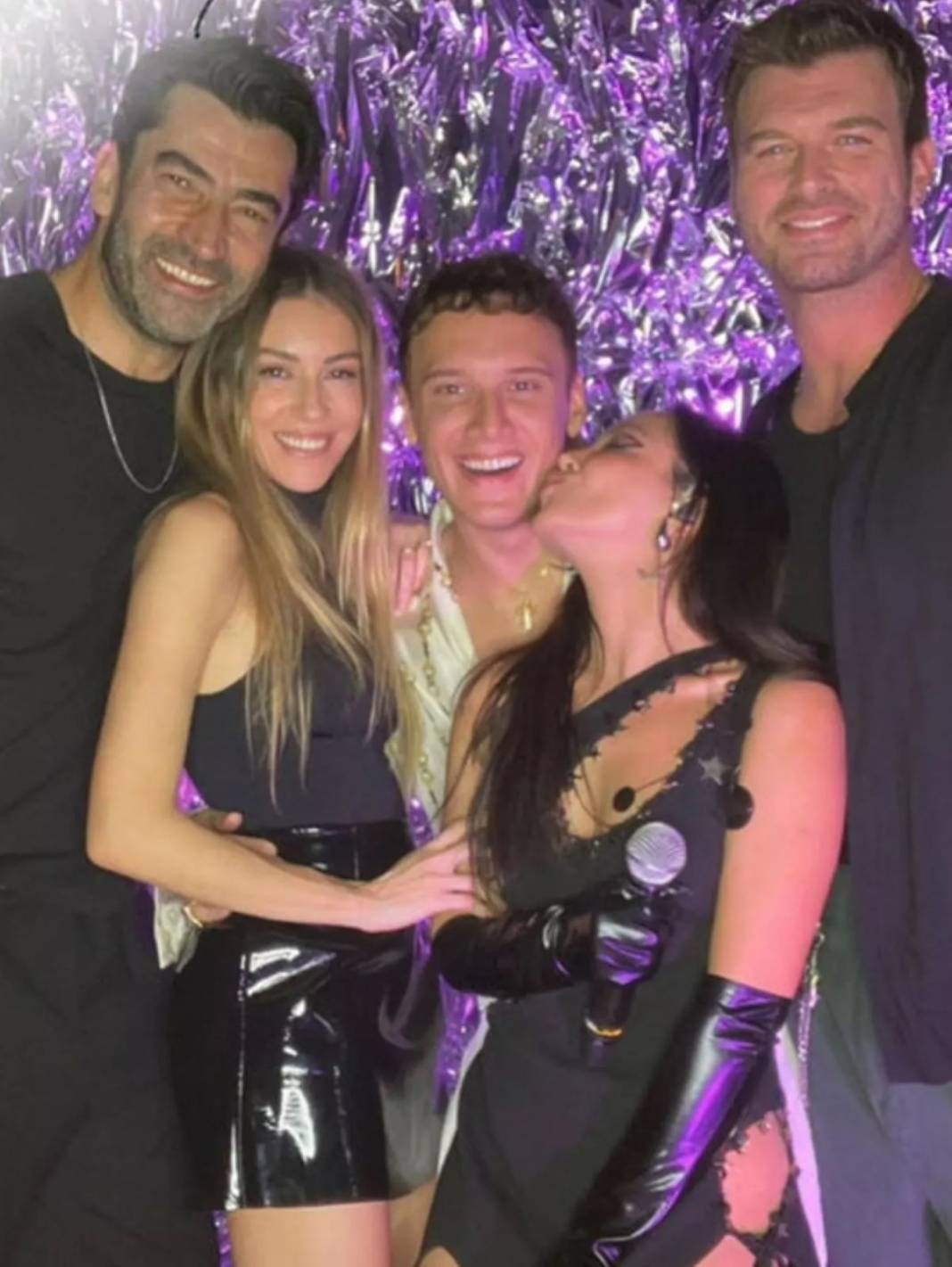 Edis’in doğum gününde ünlü akını yaşandı! Kıvanç Tatlıtuğ ve Kenan İmirzalıoğlu’nun pozları ortalığı yıktı… 5