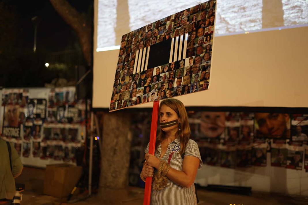 Meclisin önüne çadır kurdular: İsraillilerden Netanyahu'ya istifa çağrısı 1