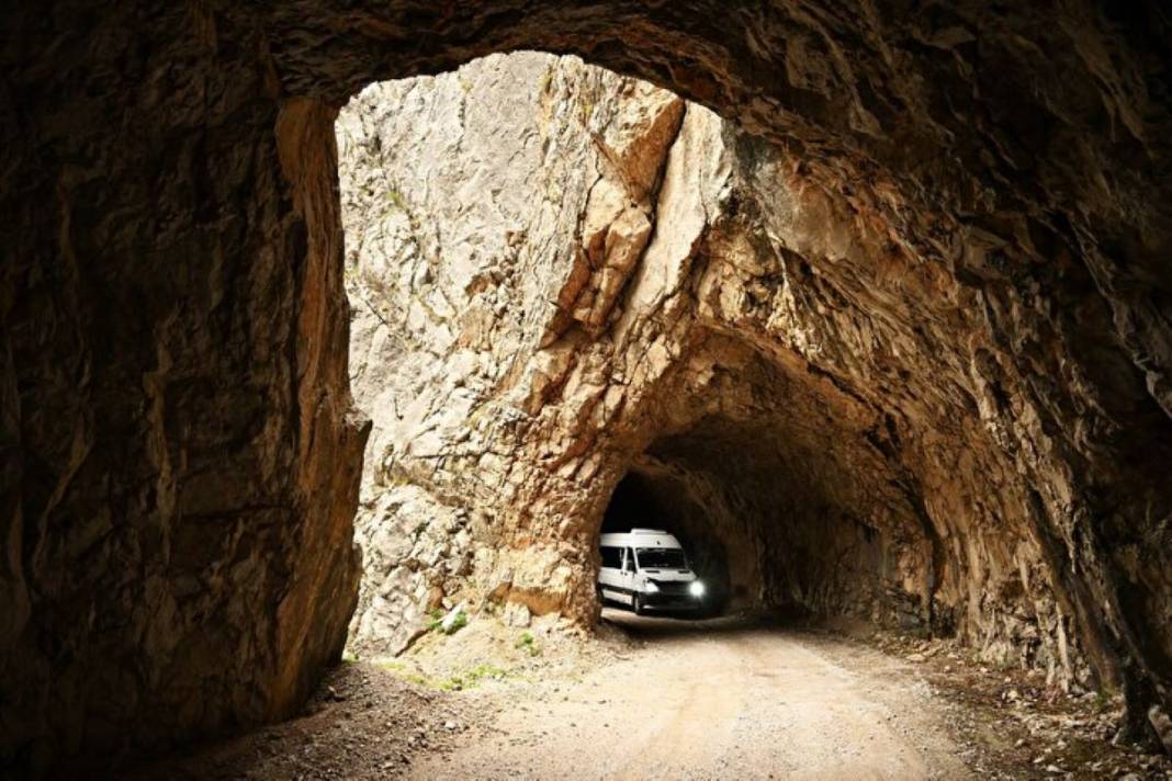 Burası dünyanın en tehlikeli yolu! Üstelik o ilimizde... Her geçen ölümle burun buruna geliyor, buradan geçerken dikkat edin 10