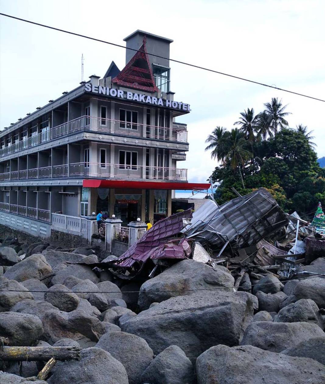 Endonezya'da sel felaketi: 12 kişi kayıp 4