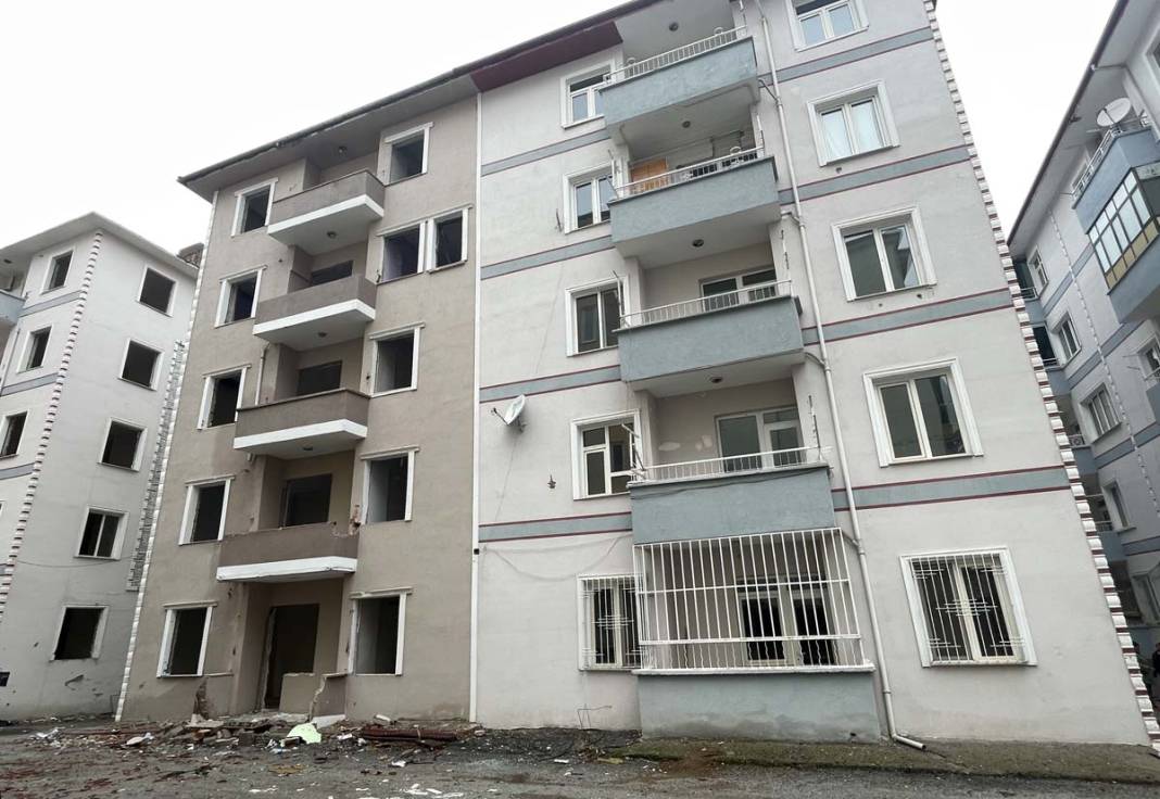 Depremde hasar alan binayı böyle soydular: Tam 10 daireyi birden 5