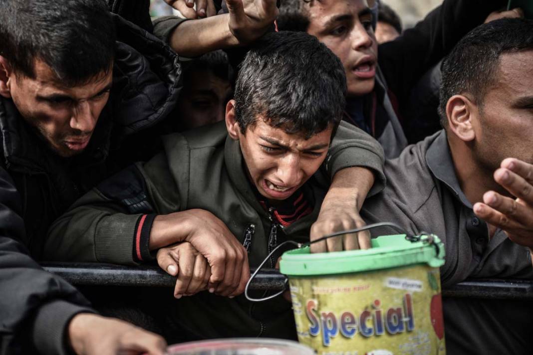 Filistinliler açlık ve susuzluğun pençesinde: Refah kentinde yemek bulmak zorlaşıyor 14
