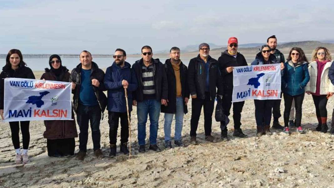 Kuraklığa dikkat çekmek için 15 kilometre yürüdüler 1