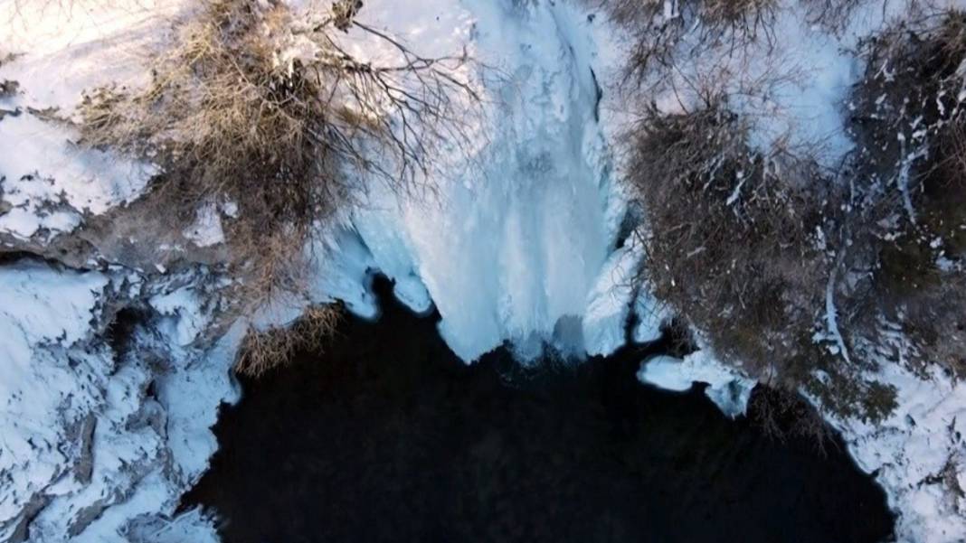 Bayburt eksi 15 dereceyi gördü: Buz tutan şelale kartpostallık görüntüleri aratmadı 1