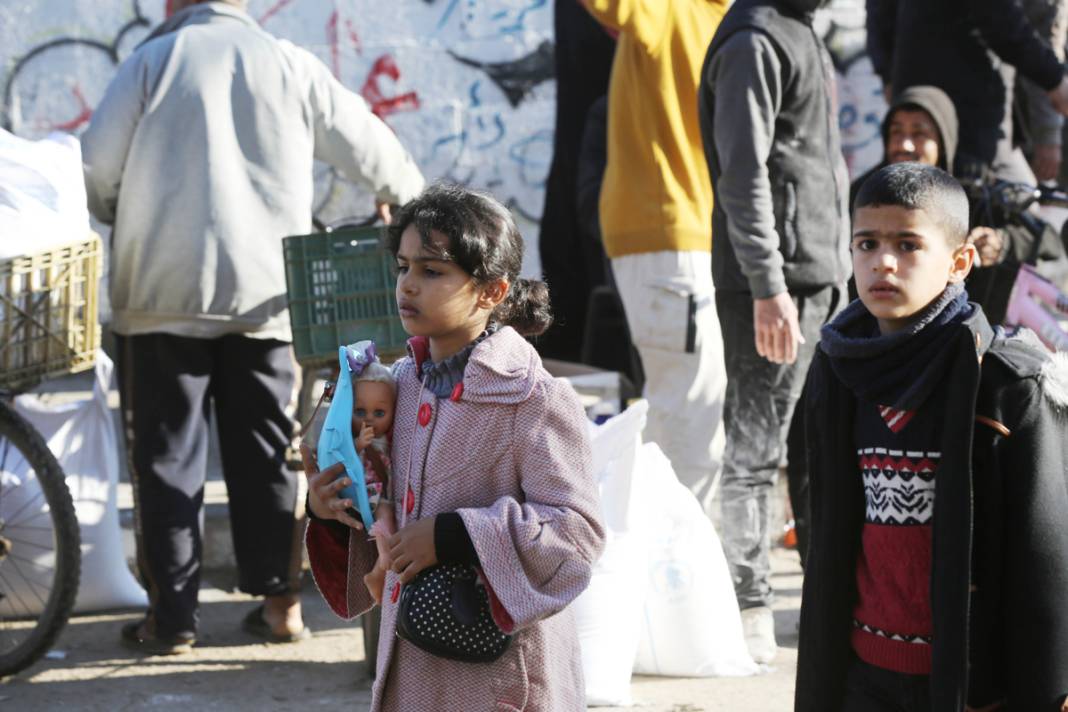 İsrail göçe zorlama suçunu yineledi: Gazzeliler başını sokacak yer arıyor 3
