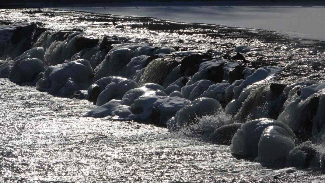 Ardahan'da 'Antartika'yı andıran manzara 3
