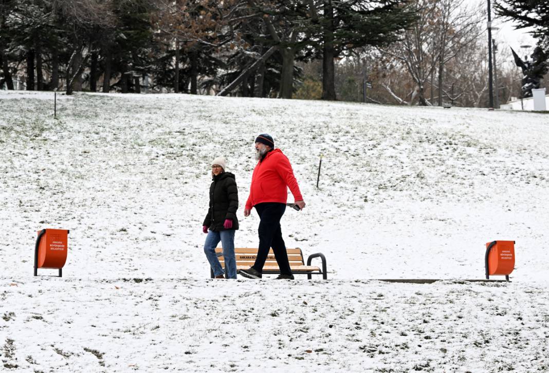 Başkent beyaza büründü: Ankaralılar karın tadını çıkardı 4