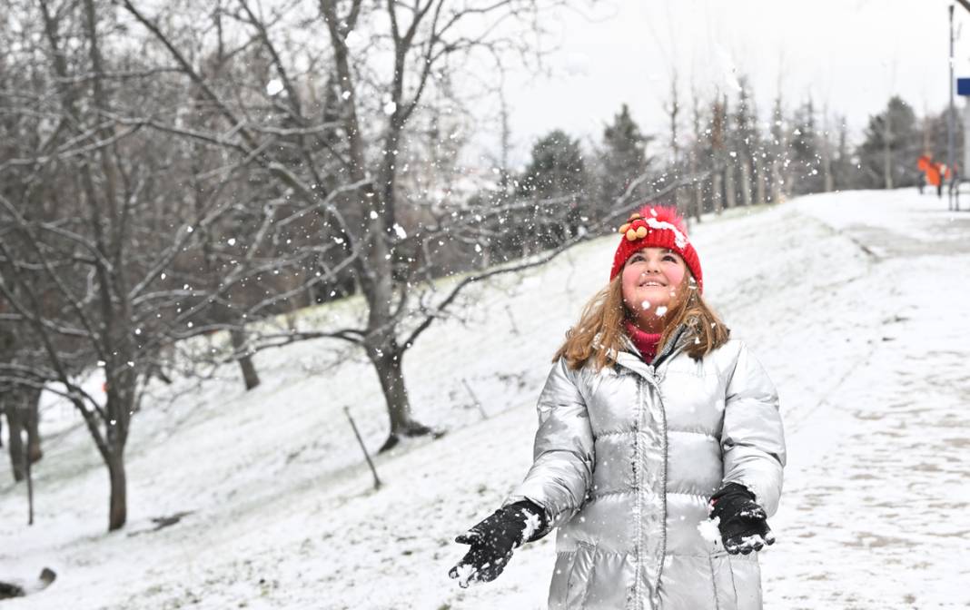 Başkent beyaza büründü: Ankaralılar karın tadını çıkardı 3