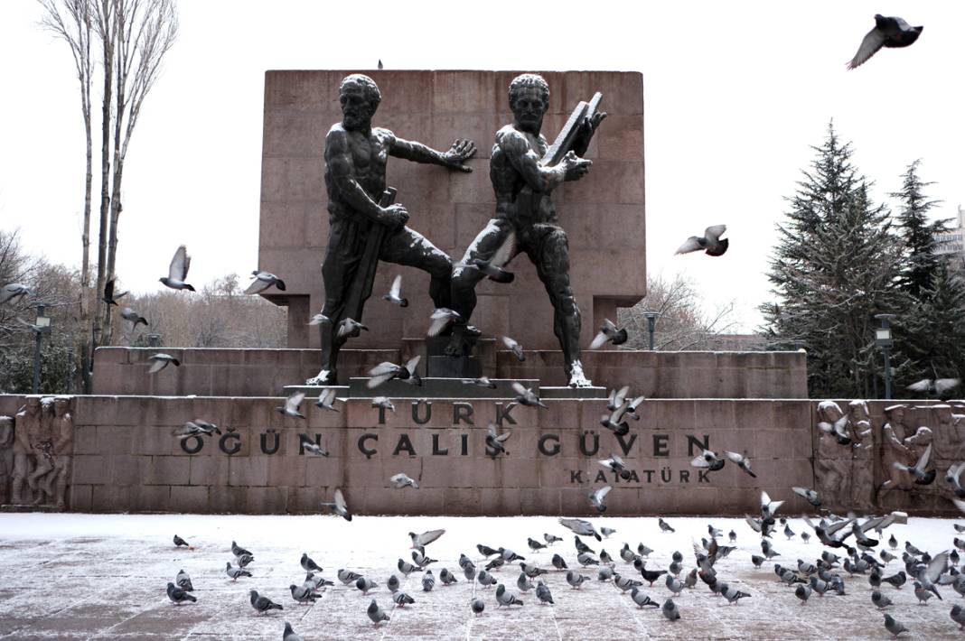 Başkent beyaza büründü: Ankaralılar karın tadını çıkardı 2