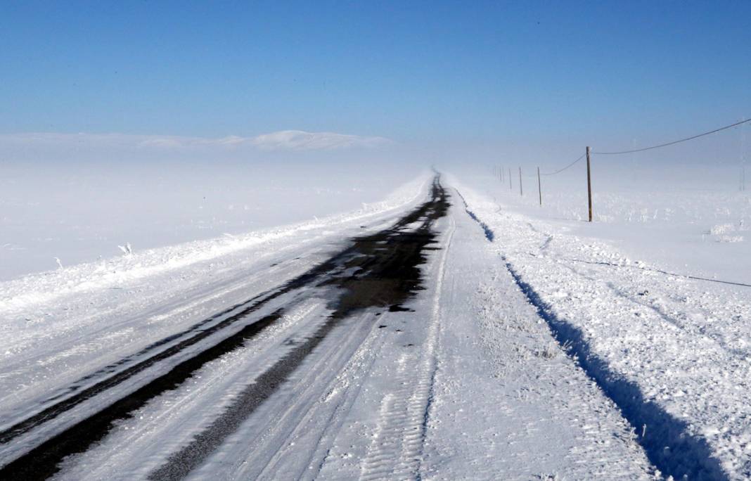 Ardahan buz kesti: Termometreler eksi 32'yi gösterdi 14
