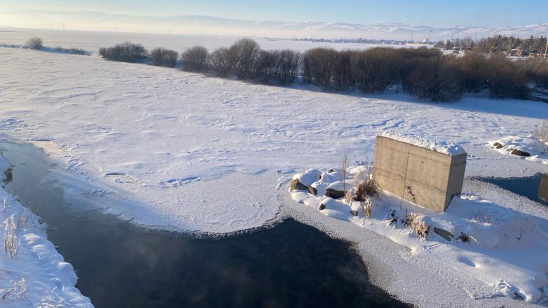 Doğu Anadolu Sibirya soğuklarına teslim: Sokağa çıkanın kirpikleri buz tuttu 9