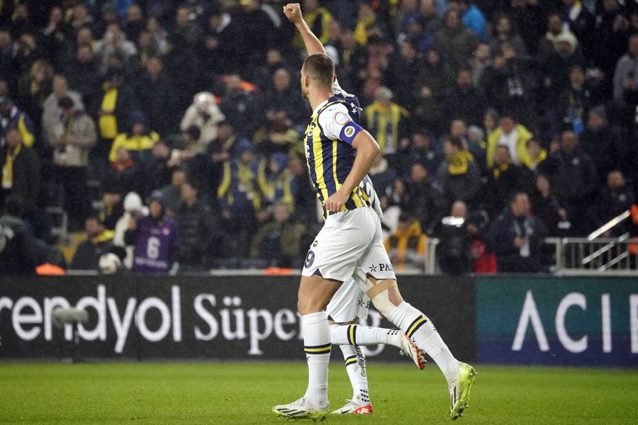 7-1'in ardından Fenerbahçe'de 2 ayrılık! Samandıra'da vedalaşma zamanı... 12