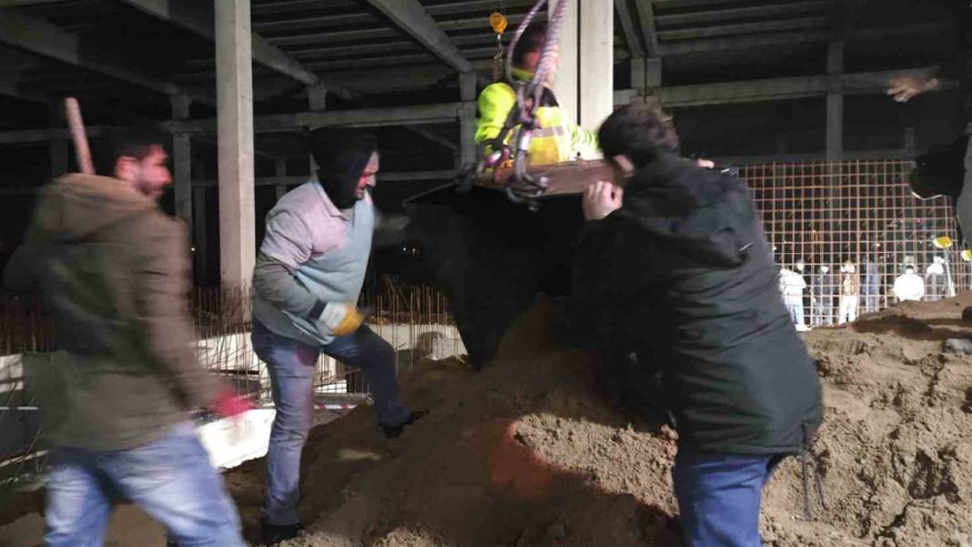 Tekirdağ’da fabrika inşaatında göçük: 1 işçi hayatını kaybetti, 1 işçi de 12 saat sonra kurtarıldı 2
