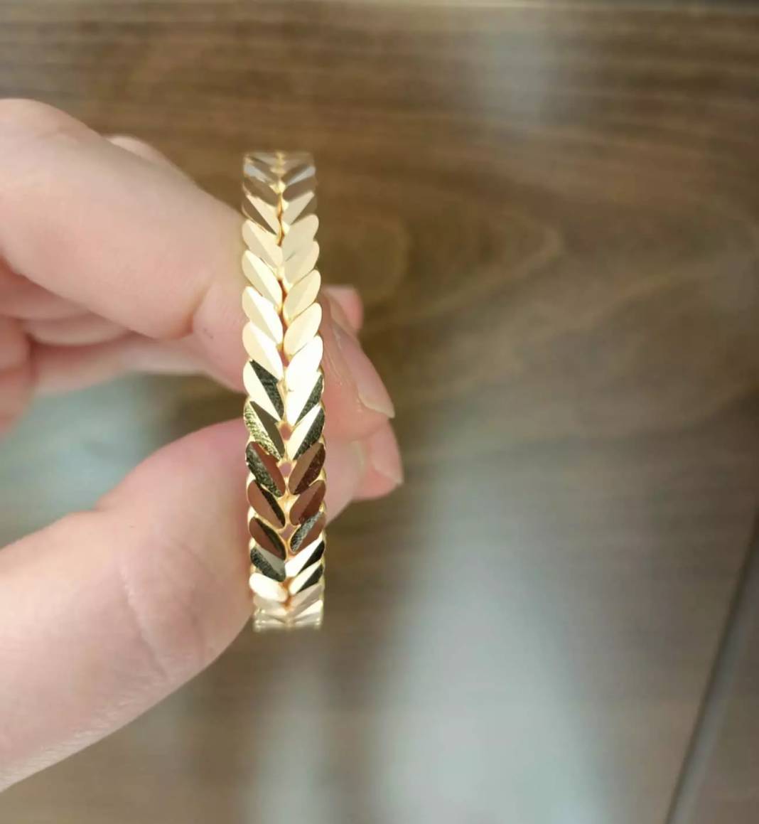 Ajda bilezikten sonra yeni moda! Başak bilezik modellerini gören eşine koşuyor: İşte başak bilezik fiyatları... 9