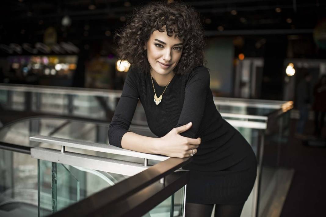 Doğal güzelliğiyle konuşuluyordu... Seda Bakan makyajsız paylaştı ortalık yıkıldı, hayranları bile onu tanımadı 3