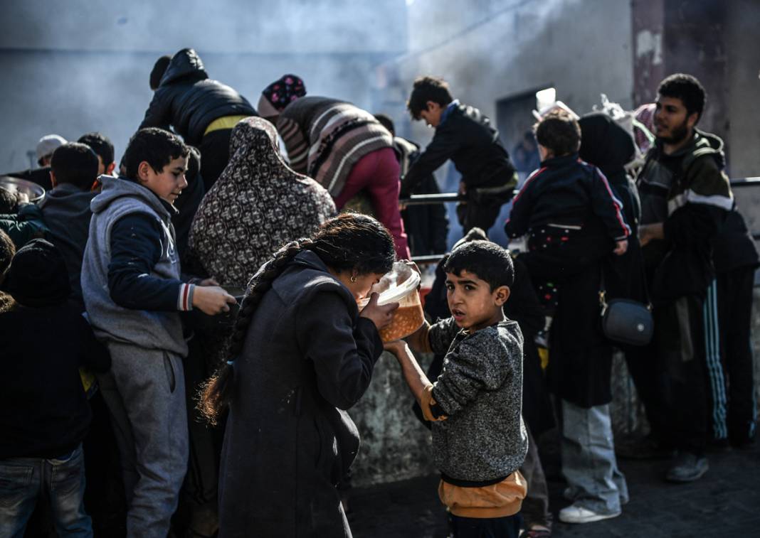 İsrail saldırısı altında yaşam mücadelesi: Gazzeliler 'şiddetli açlık' yaşıyor 1