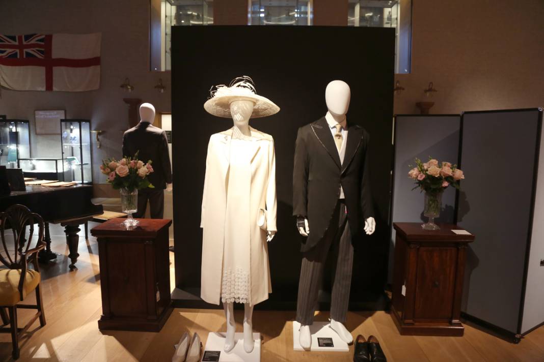 'The Crown'da kullanılan kıyafet ve aksesuarlar açık artırmada 23